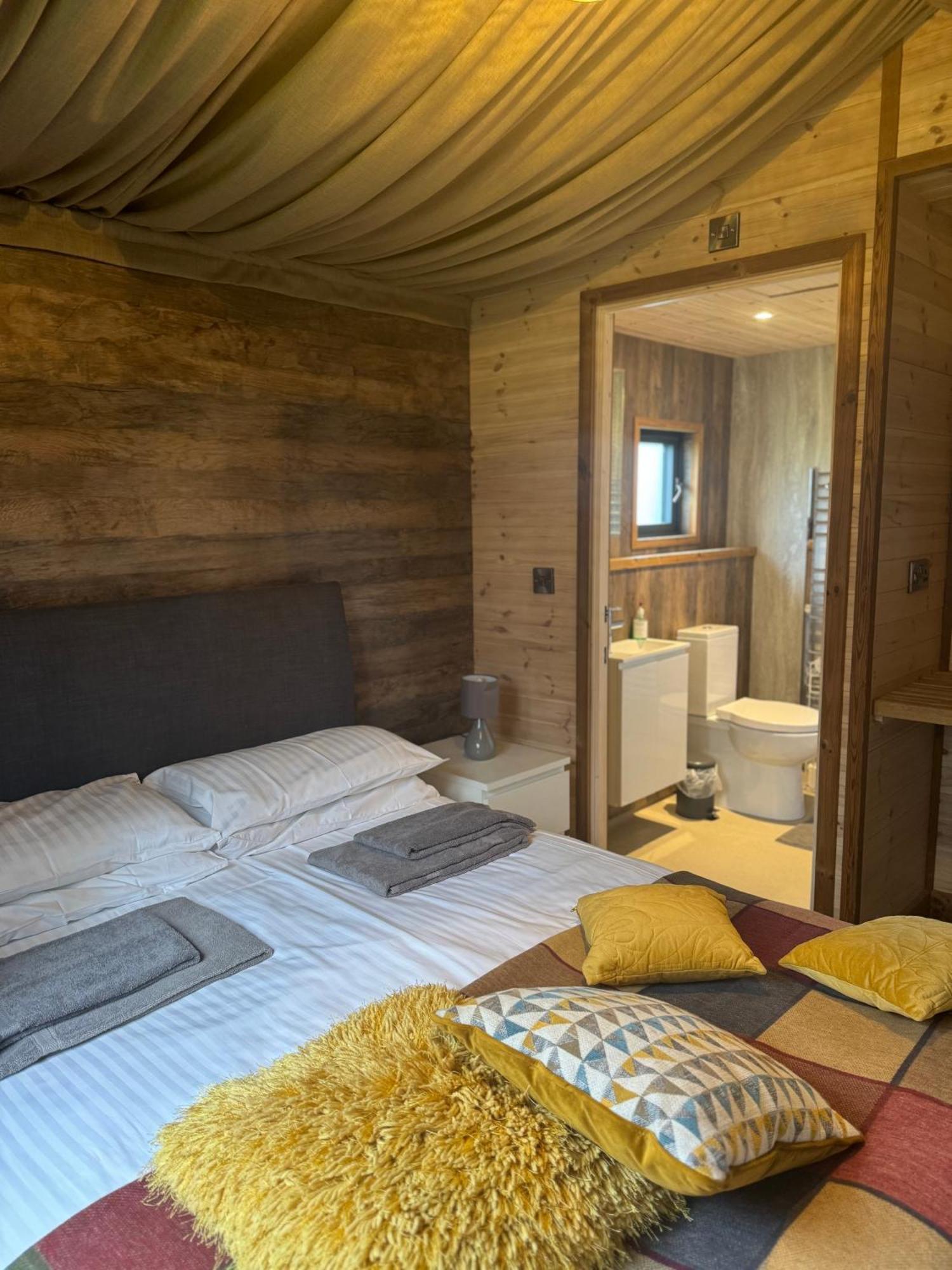 Lodge Riverside